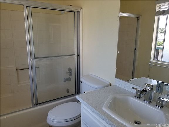 4th image of 24242 Ward St