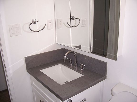 4th image of 546 Cherry Ave APT 9