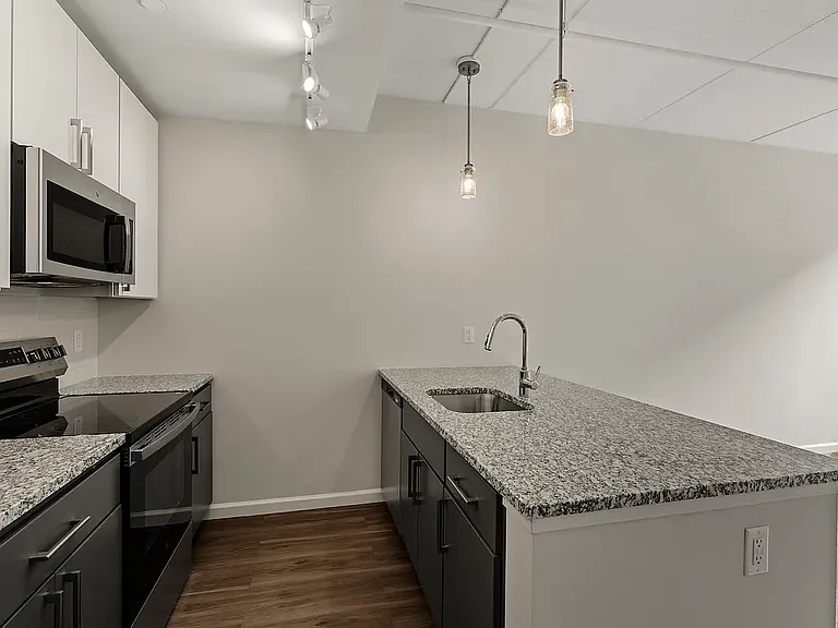 Gallery 118 — Photo 24