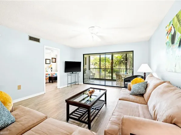 5741 Gage LN #D-202, NAPLES, FL 34113