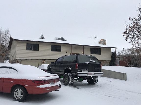 2nd image of 152 N Main St