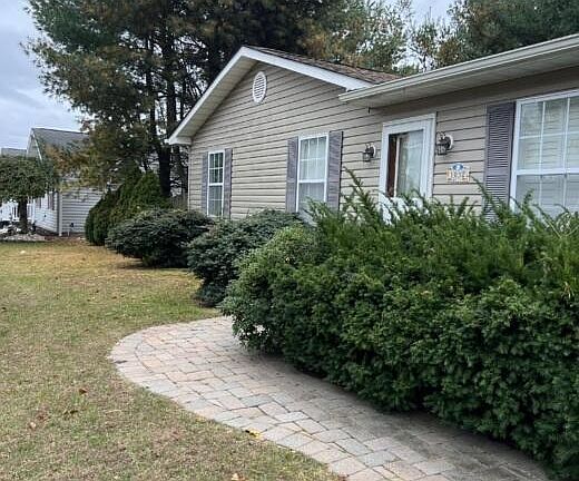 3rd image of 1032 4th Avenue