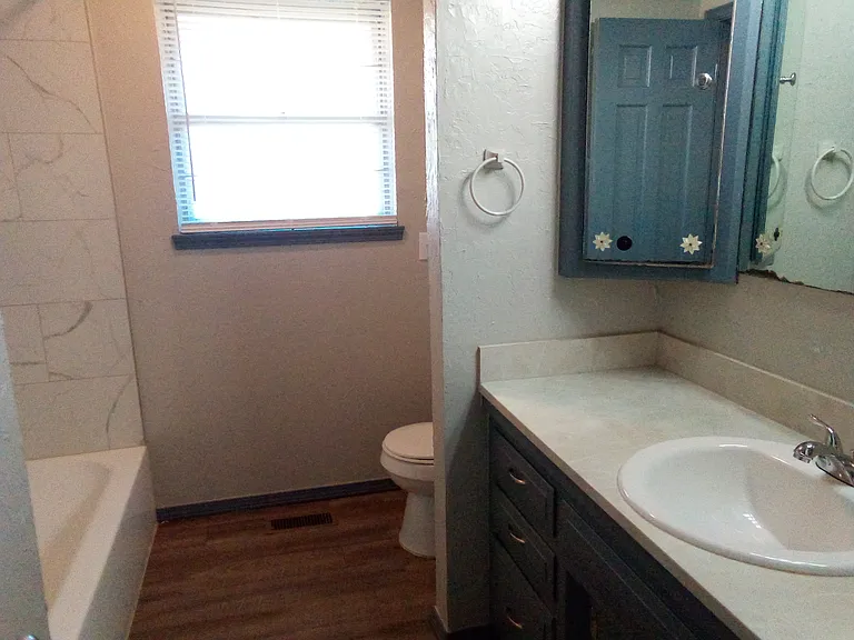 1318 SW 42nd St — Photo 15
