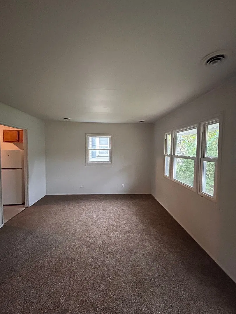 3114 Abbott St — Photo 2