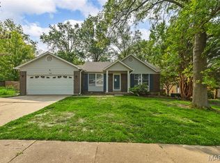 1064 Pinecone Trl, Florissant, MO 63031