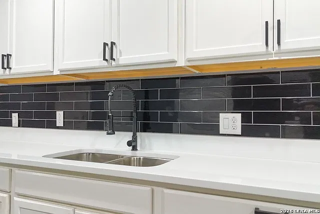 4 bed, 2.0 bath, 1200 sqft, $1,800 — Photo 3