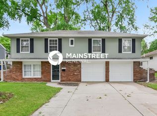 1702 SW 2nd St, Lees Summit, MO 64081