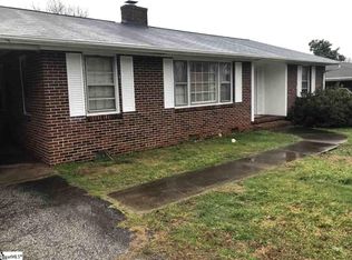 559 Glenwood Dr, Spartanburg, SC 29303