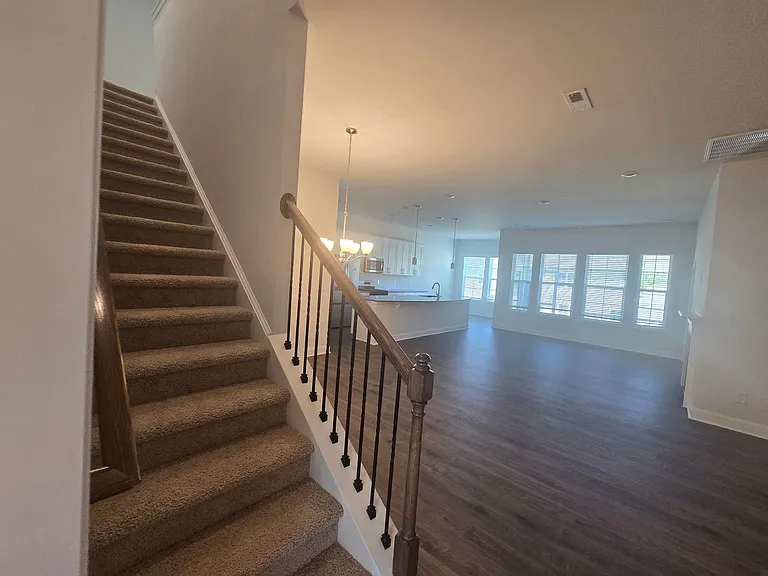 200 Mary Montrose Blvd — Photo 13