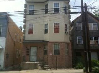 645 Grove St, Irvington, NJ 07111