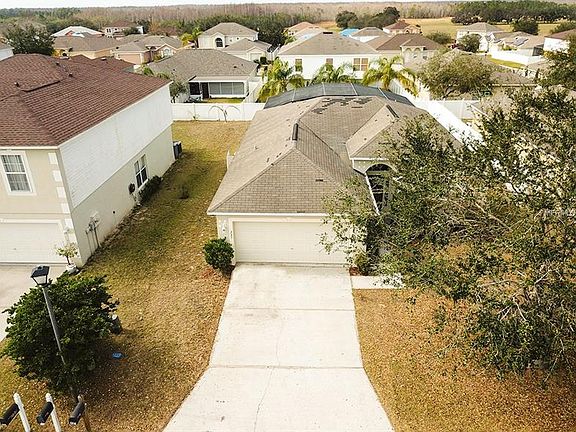 3rd image of 227 Vervain Ave