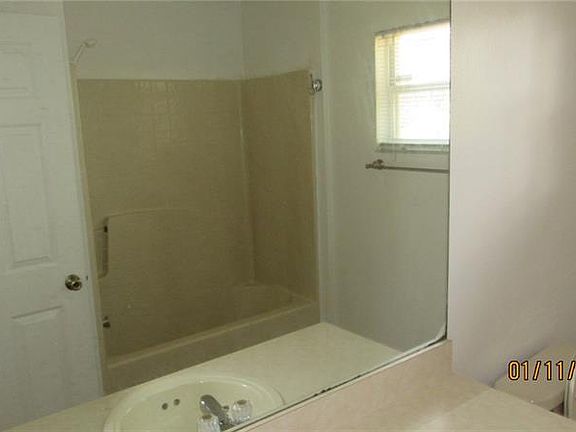 5th image of 231 Cranbrook Dr