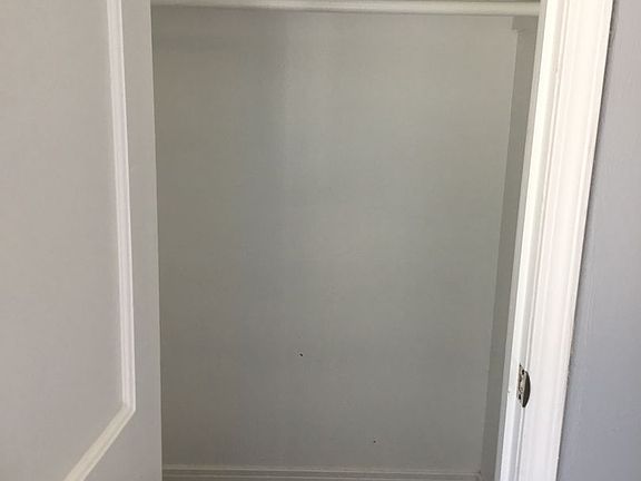 4th image of 3922 Whittier St