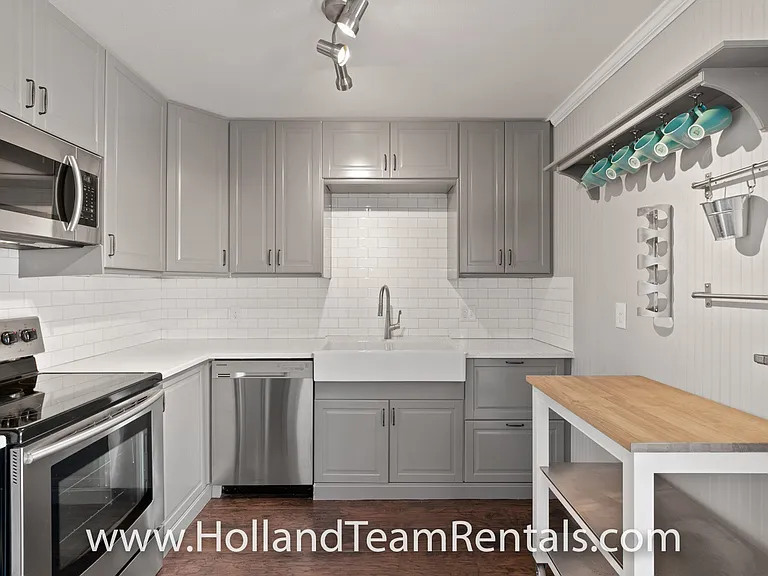 7112 S Franklin St — Photo 9