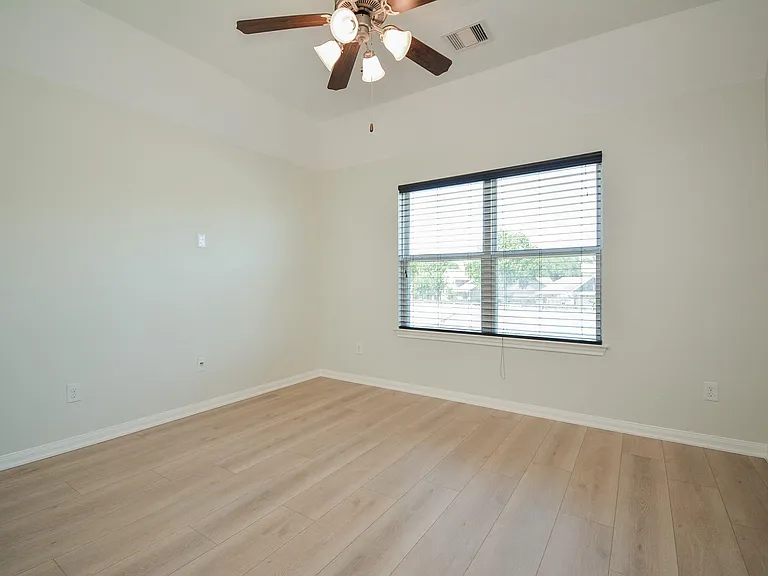 6403 Edinburgh Ct — Photo 25