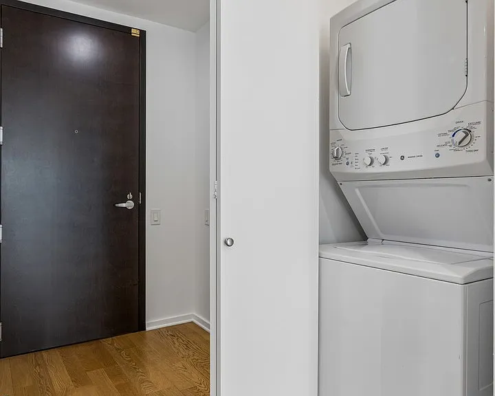 240 E Illinois St #1409 — Photo 17