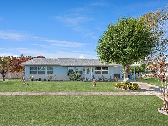 2nd image of 202 SW Dabney Drive