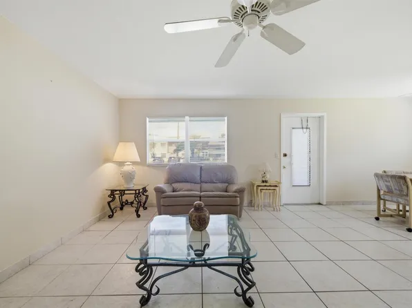 724 Flanders Dr #P, Delray Beach, FL 33484