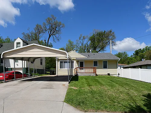 6534 N 40th St Photo 1