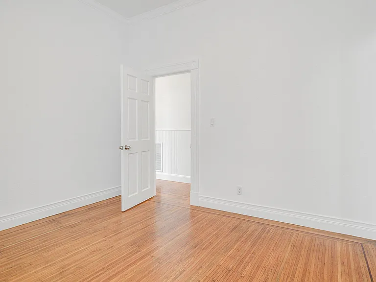 1121 1/2 Alabama St #1/2 — Photo 11
