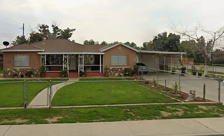 325 Fallbrook Ave — Photo 1