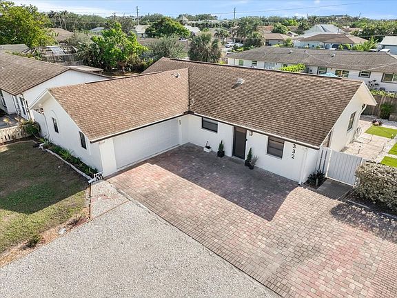 3rd image of 1332 Granada Blvd