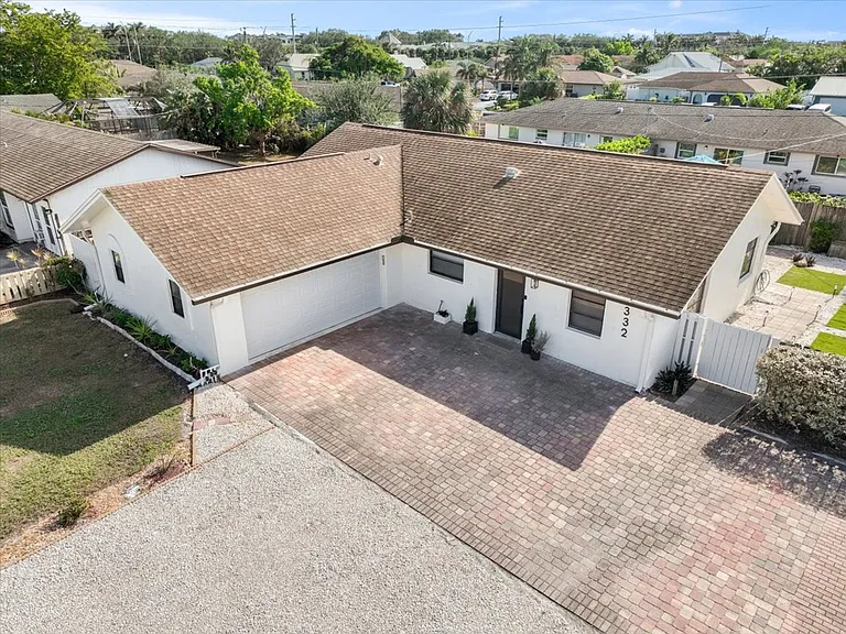 1332 Granada Blvd — Photo 3