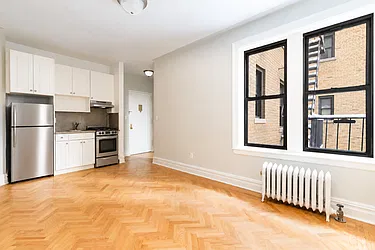 225 West 12th Street, #2I