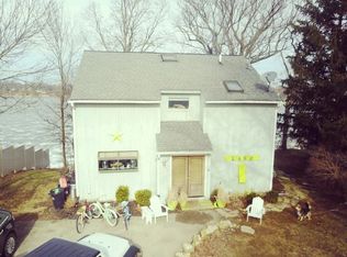 826 Holiday Dr, Sandwich, IL 60548