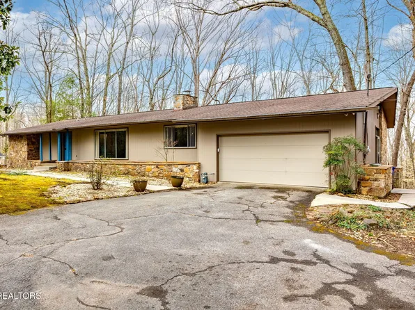 968 W Outer Dr, Oak Ridge, TN 37830