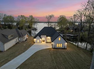 199 N Beach Rd, Killen, AL 35645