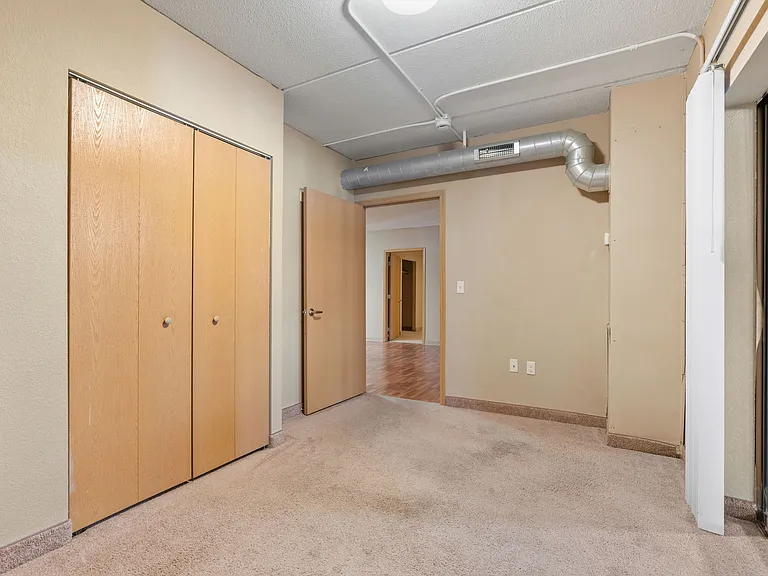 E Street Flats - Student Housing — Photo 19