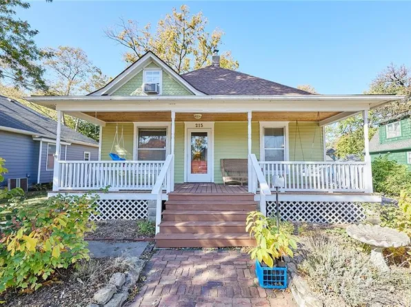 215 S Walnut St, Olathe, KS 66061