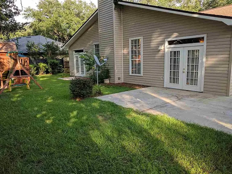 3711 Longchamp Cir — Photo 4