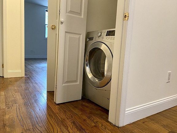 4th image of 213 E 4th St #1A