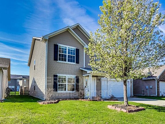 3rd image of 839 Stonehurst Dr