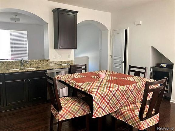 2nd image of 27931 Middleton Dr #1