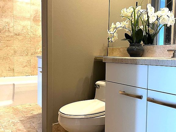 5th image of 301 W 57th St APT 34D