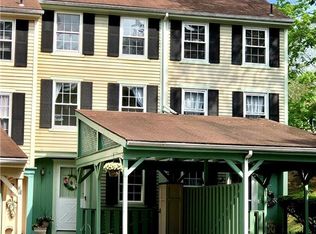 3 Rising Trail Ct, Middletown, CT 06457