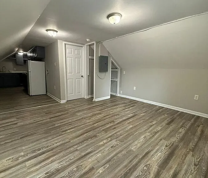734 N Broadway #4 — Photo 4
