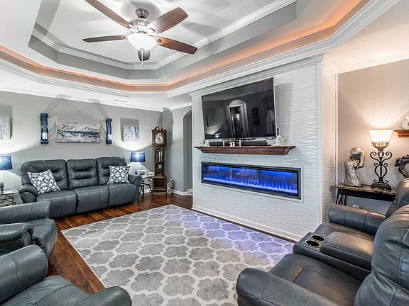 3rd image of 68 Isabella Ct