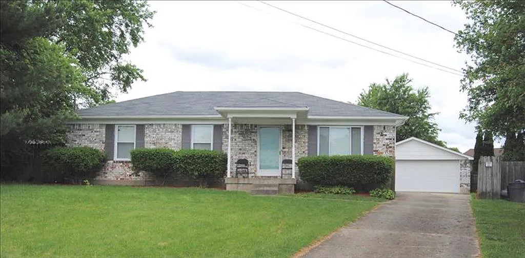 126 Joy Ct photo 1