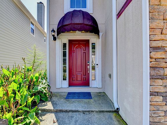 2nd image of 2303 Oak Glenn Cir