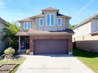 823 Oakcrossing Rd, London, ON N6H 0A4