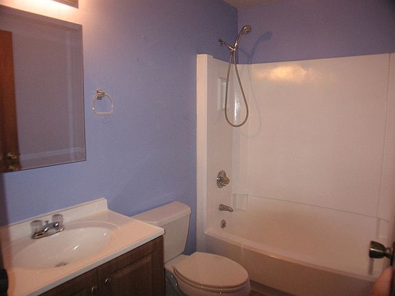 3rd image of 5268 Plaza Ave