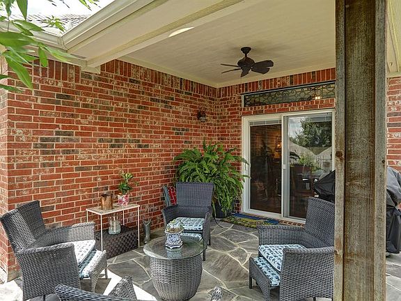 5th image of 7334 Saint Petersburg Dr