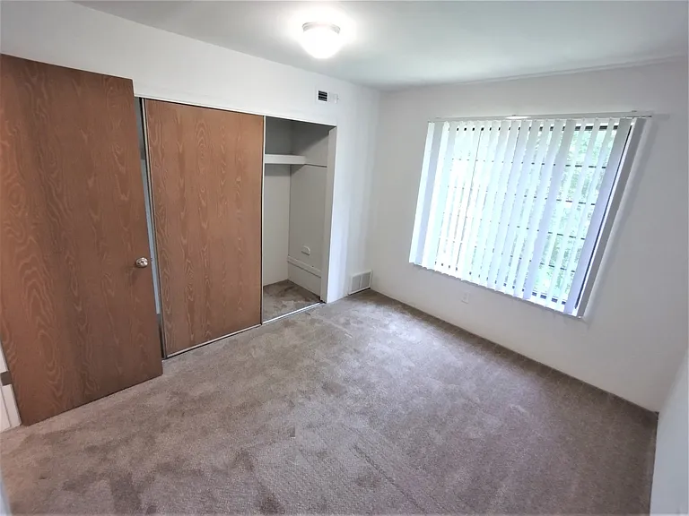 Charter Oaks Apartments — Photo 121