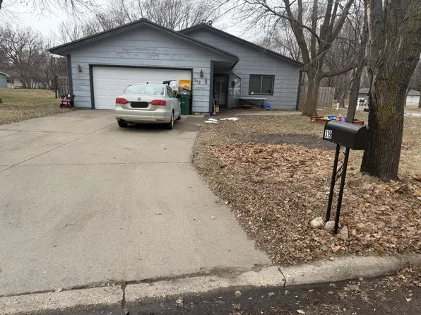 319 Peifer Dr, Litchfield, MN 55355