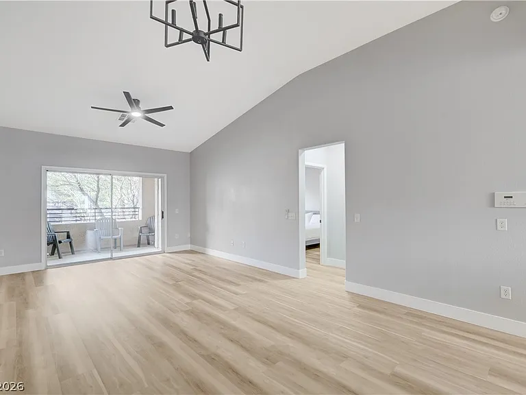 673 Peachy Canyon Cir #203 — Photo 2
