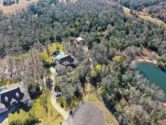 2nd image of 5265 Drake Dr